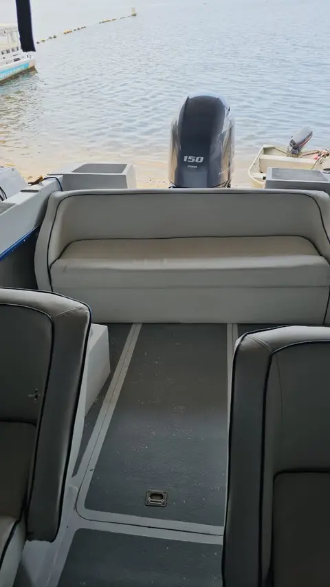 Bateau plaisance ouvert devant 150 chevaux yamaha 4temp  possible pour la traine — photo 4