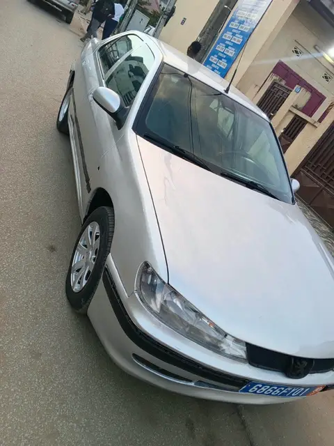 Peugeot 406 phase 2 , petit moteur — photo 1