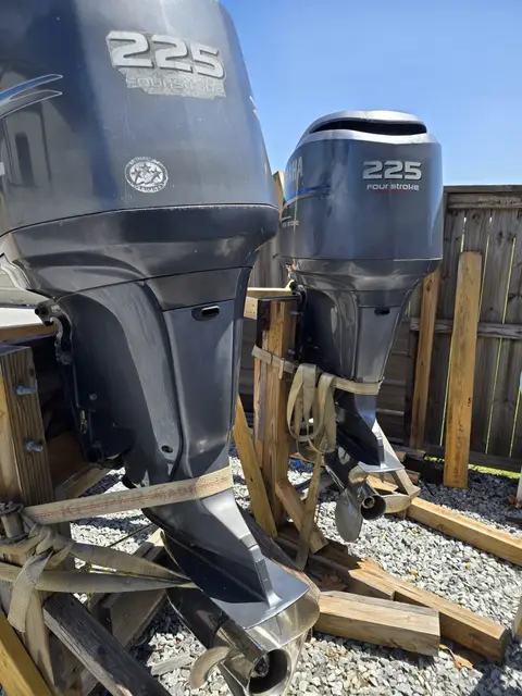 En vente deux moteur bateau yamaha 225 importer vendu sans accessoires — photo 4