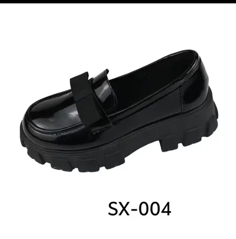 Chaussures Loafers Noires Épaisses — photo 1