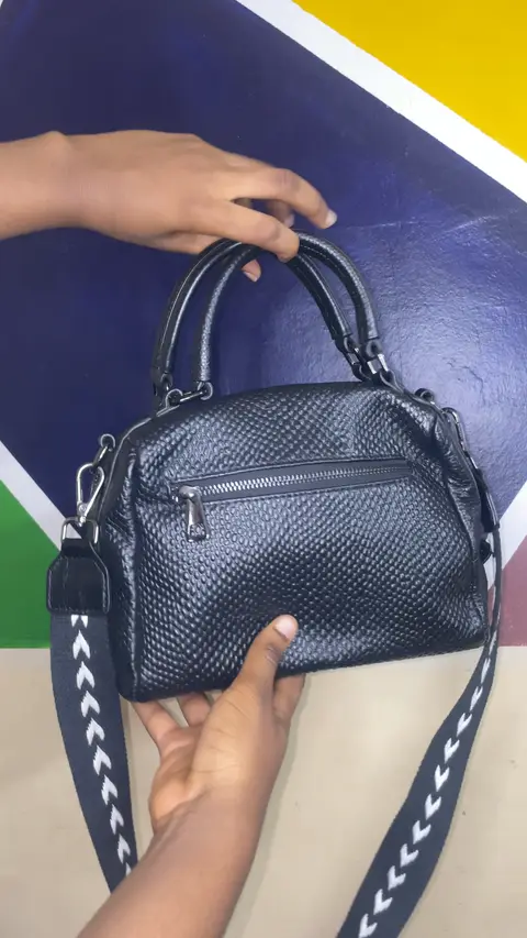 Sac à main & bandoulière noir effet cuir grainé / tressé — photo 2