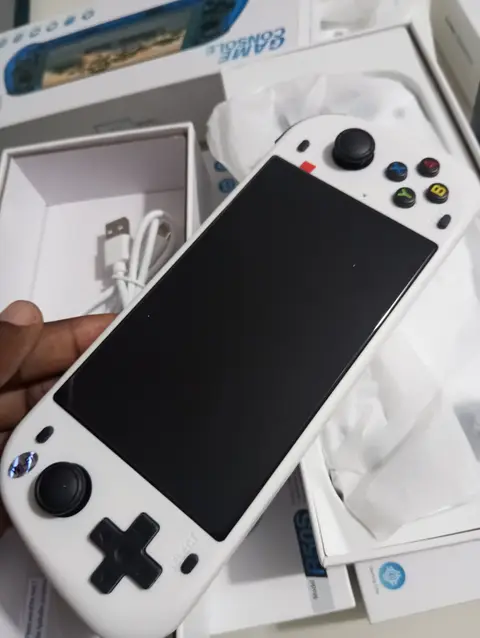 Console r50s 64 g — photo 3