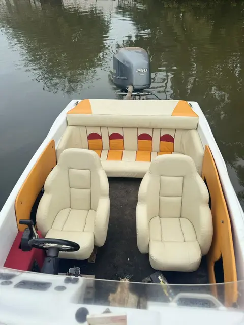 Bateau plaisance debaut deux bouche moteur 250 yamaha — photo 2