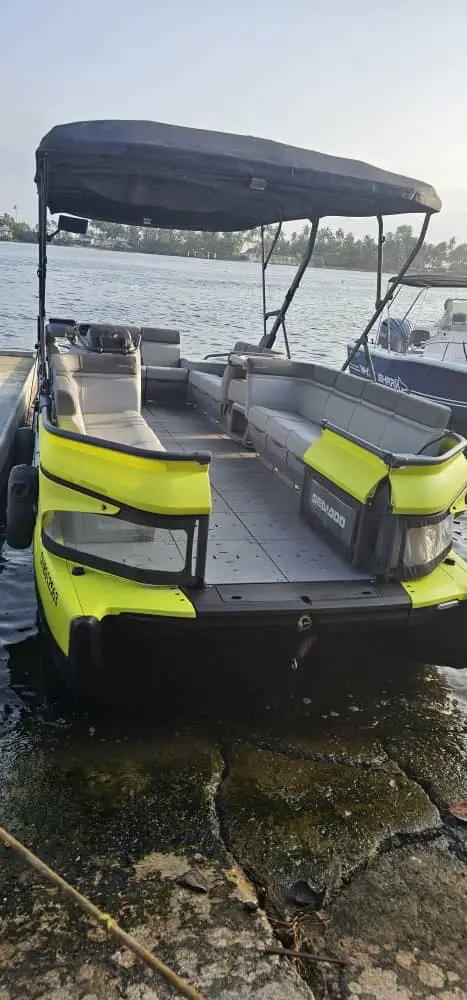 En vente bateau sea-doo switch ponton année 2023 — photo 1