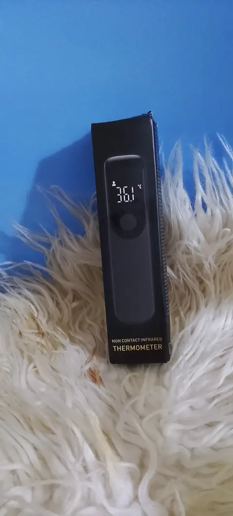 Thermomètre infrarouge numérique sans contact — photo 1