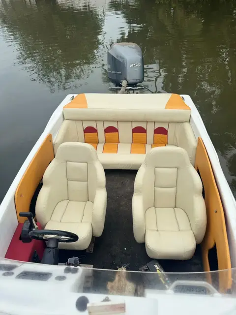 Bateau plaisance debaut deux bouche moteur 250 yamaha — photo 3