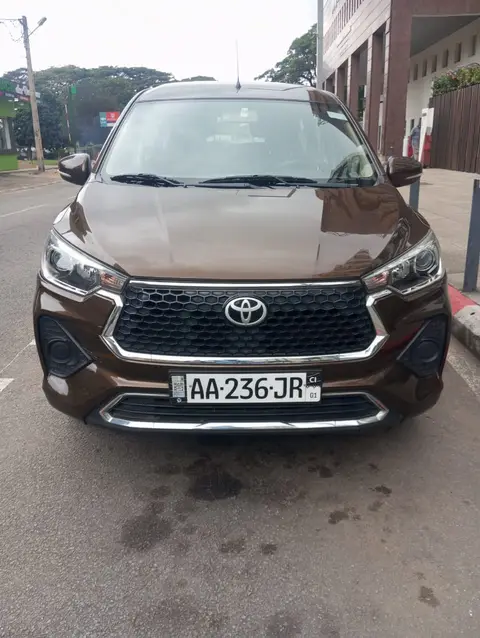 TOYOTA DE 7 PLACES A LOUER — photo 2