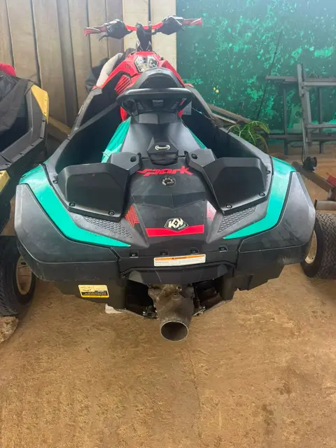 À vendre sea-doo spark Trixx 2 places année 2022-2023 — photo 4
