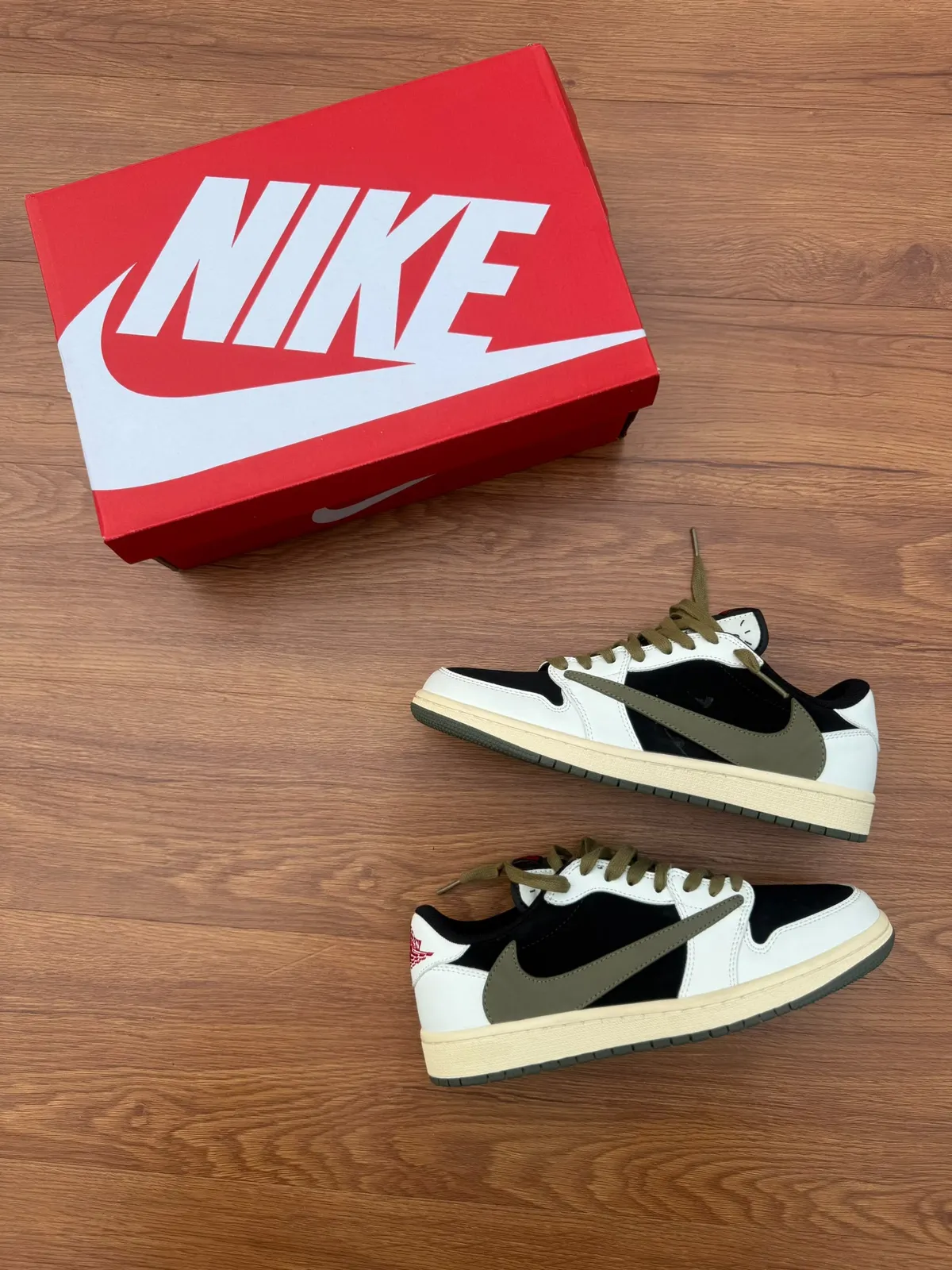 NIKE TRAVIS SCOTT — photo 1