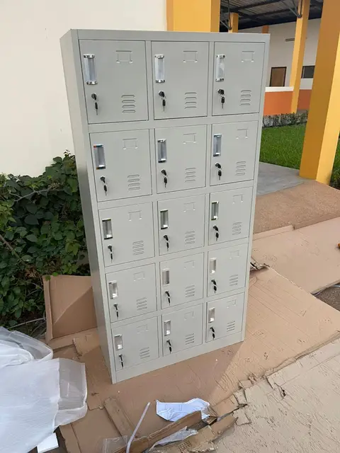 Casier métallique à 12 portes avec clés — photo 3