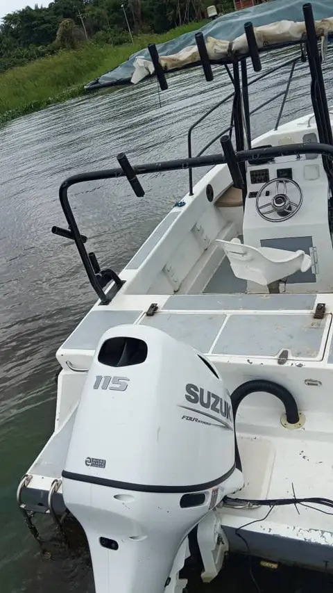 Bateau pêche et plaisance avec 115 chevaux suziki — photo 4