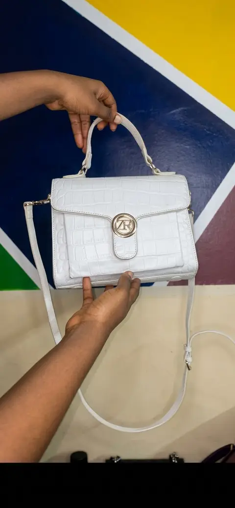 Sac à main blanc effet crocodile — photo 3