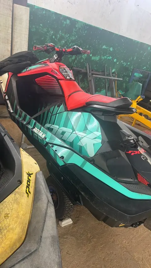 À vendre sea-doo spark Trixx 2 places année 2022-2023 — photo 1