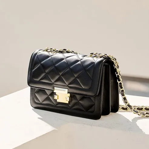 Sac à bandoulière matelassé noir intemporel avec chaîne dorée ✨ — photo 1