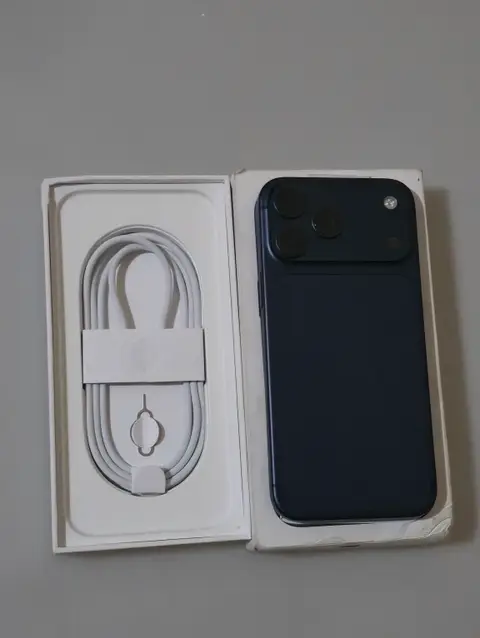 IPhone 17 pro max CE — photo 2