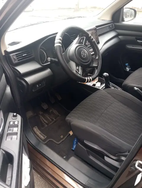 TOYOTA DE 7 PLACES A LOUER — photo 3