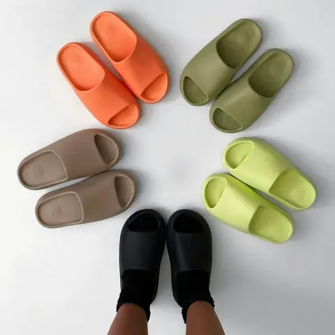 Sandales Yeezy Slide — photo 1