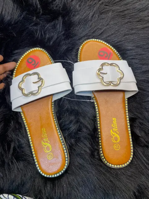 Vente des chaussures  de tout genre zara , Stéphane paris , — photo 1