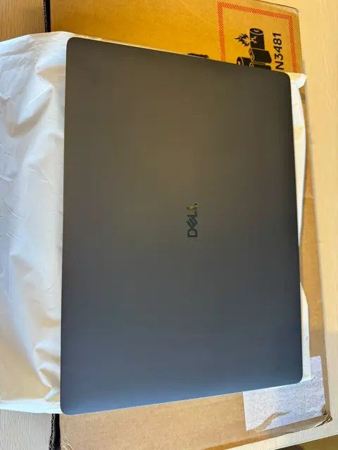 Dell pro Max 16 mc16250 ultra 7 — photo 4
