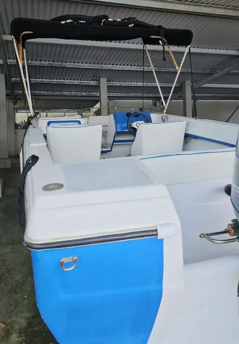 Bateau plaisance ouvert devant 150 chevaux yamaha 4temp  possible pour la traine — photo 2