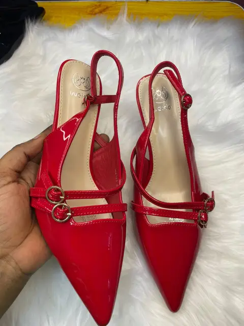 Chaussures de tout genres, modèle — photo 3