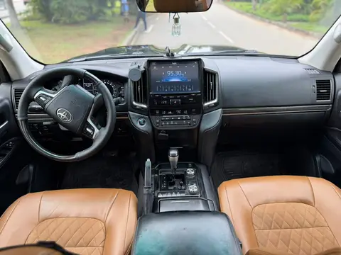 Toyota Land Cruiser GXR 2021 — photo 2
