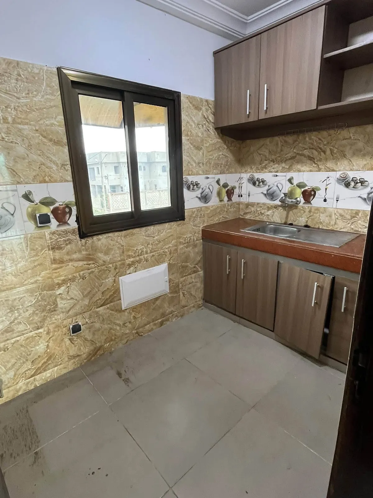 STUDIO / 100 & 115 MILLE MOIS A LOUER UNE GRAND STUDIO AMERICAN BIEN PROPRE — photo 1